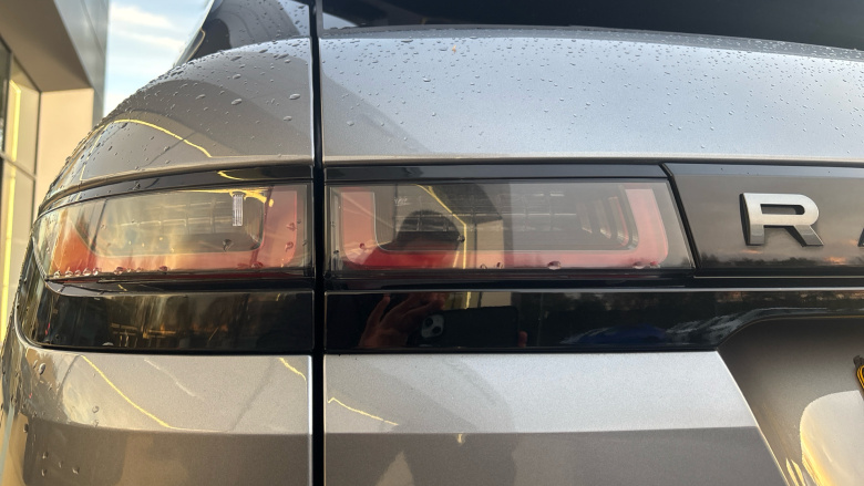 Land Rover Range Rover Evoque 2.0 D200 R-Dynamic SE 5dr Auto Diesel Hatchback